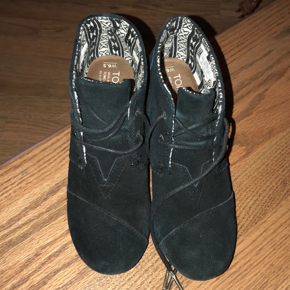 TOMS booties in black